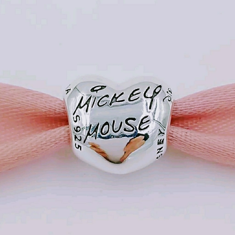 Pandora Disney Parks Exclusive Mickey Signature Ch